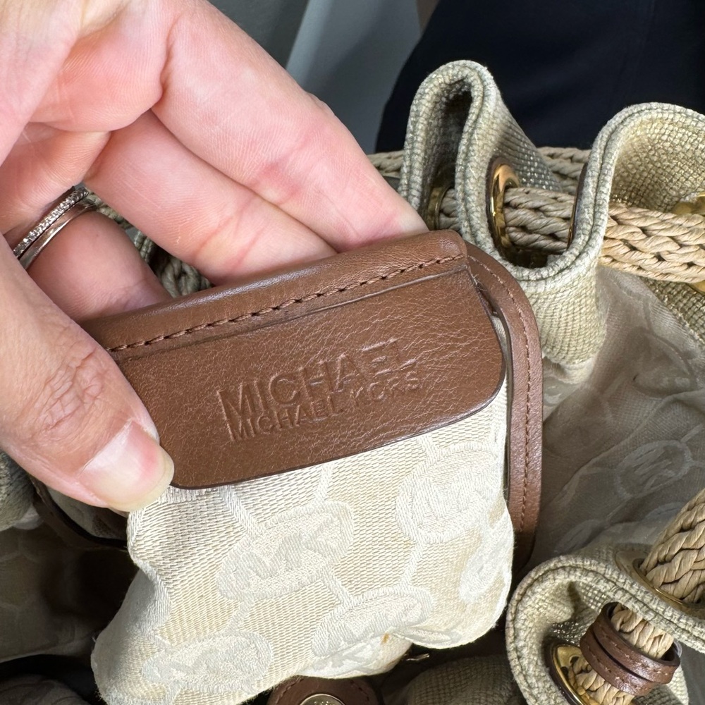 Michael Kors Canvas &‎ Leather Drawstring Bucket Bag Beige/Tan Shoulder Tote - Picture 7 of 9